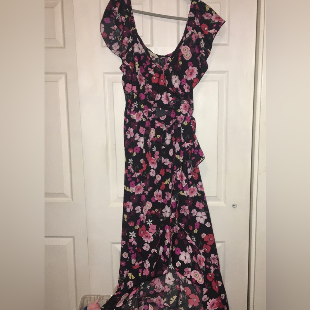 Hi-lo floral print dres, black with pinks and purple floral details.